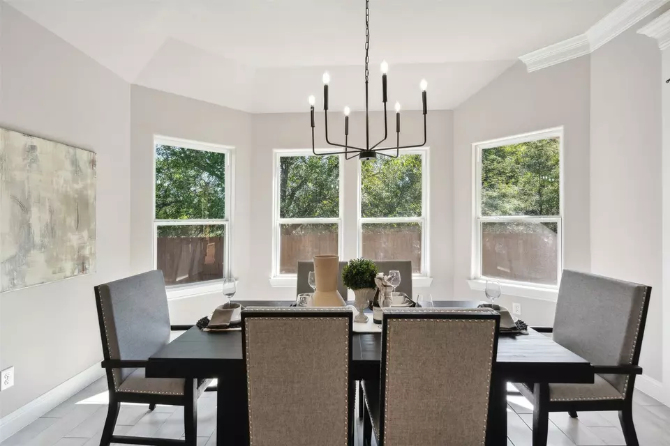 Dining - 736 Jameson, Springtown, TX 76082 photo 1 of 3