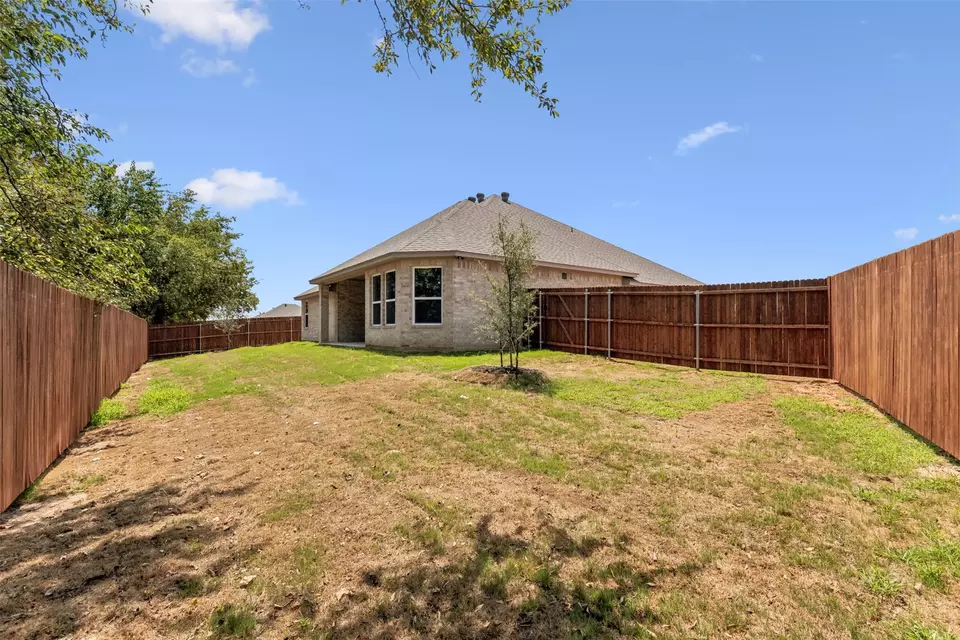 Exterior - 736 Jameson, Springtown, TX 76082 photo 8 of 8