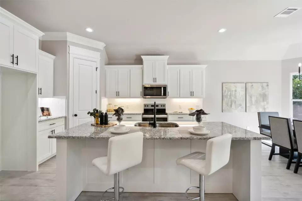 Kitchen - 736 Jameson, Springtown, TX 76082 photo 2 of 5