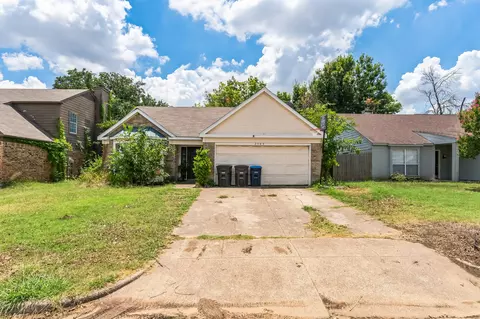 2505 Creekwood Ln, Fort Worth, TX 76123