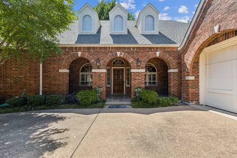 2704 Heritage Hills Dr, Fort Worth, TX 76109