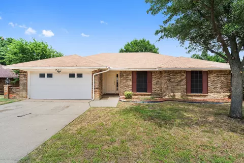 537 Porter Ave, Crowley, TX 76036