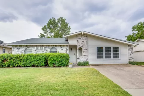 2042 Rose Hill Rd, Carrollton, TX 75007