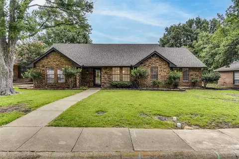 206 Indian Trace Ln, Waxahachie, TX 75165