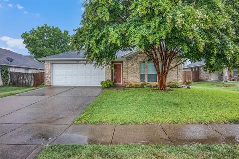1317 Meadowbrook Ln, Crowley, TX 76036