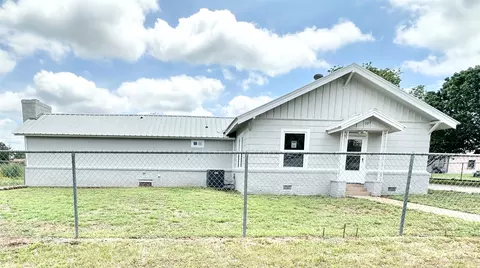 107 Travis St, Ranger, TX 76470