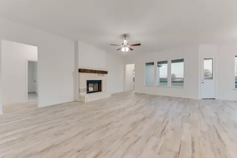 1109 Trinity Dr, Springtown, TX 76082 photo 12