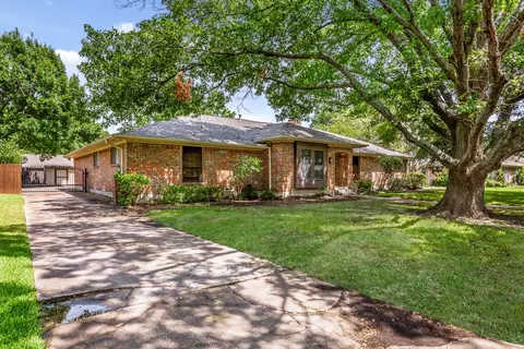 5215 Natchez Dr, Sachse, TX 75048