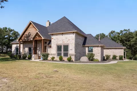 711 Hidden Branch Ln, Azle, TX 76020