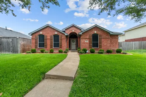 3313 Stream Side Ct, Mesquite, TX 75181