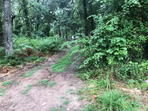 120 Van Horn Dr, Mabank, TX 75156