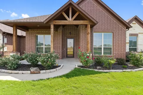 1110 Shadow Lakes Dr, Wills Point, TX 75169