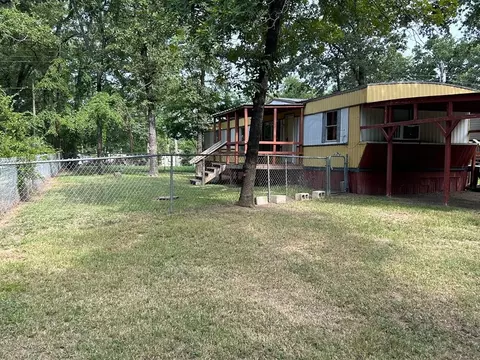 115 Hiawatha Dr, Mabank, TX 75156
