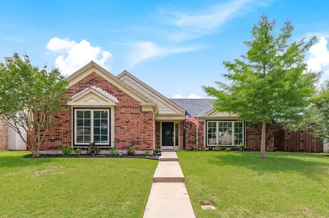 1318 Robincreek Cv, Lewisville, TX 75067