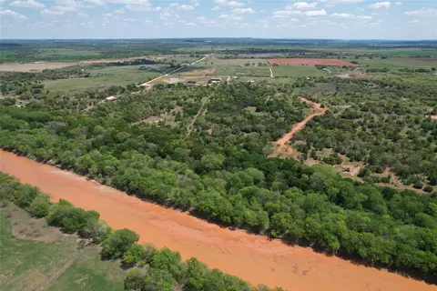 110 Berry Ln, Graham, TX 76450