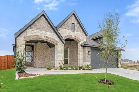 1032 River Oaks Dr, Godley, TX 76044