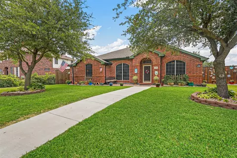 1120 Hidden Ridge Dr, Mesquite, TX 75181