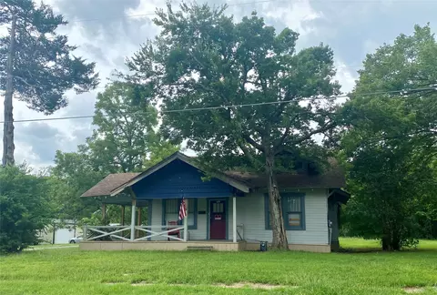 501 Bonham St, Ladonia, TX 75449