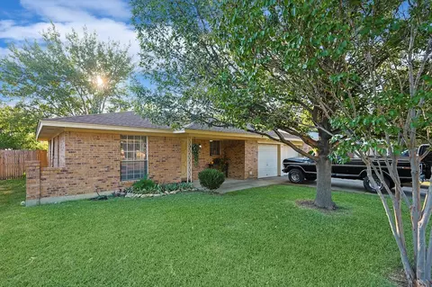 7517 Meadowbrook Dr, Watauga, TX 76148