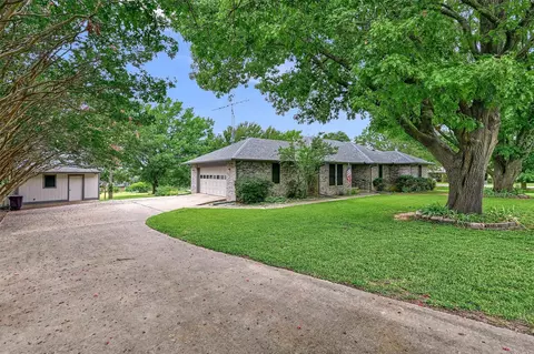 202 Branchford Rd, Sherman, TX 75090