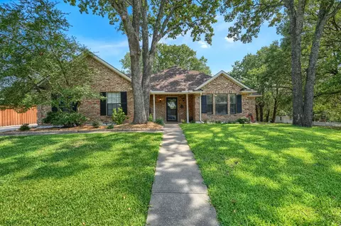 1901 Oxford Dr, Kaufman, TX 75142
