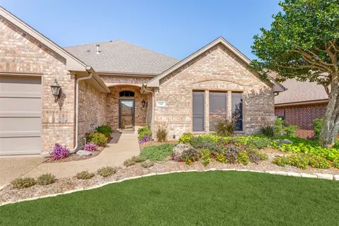 7505 Hillstone Dr, Benbrook, TX 76126
