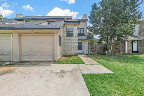 2608 Isbella Dr, Grand Prairie, TX 75052