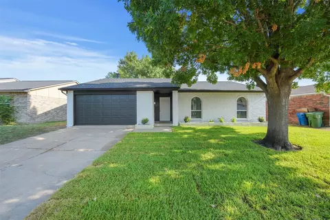 4924 Ward Dr, The Colony, TX 75056