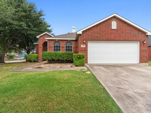 8401 Greylock Ct, Fort Worth, TX 76137
