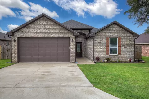 103 Baker St, Mount Vernon, TX 75457