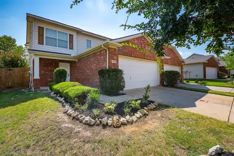 7420 Howling Coyote Ln, Fort Worth, TX 76131