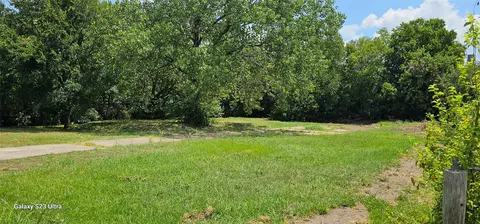 2724 Hickory Tree Rd, Balch Springs, TX 75180
