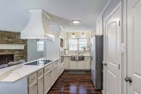 Kitchen - 1009 Irwin Dr, Hurst, TX 76053 photo 1 of 3