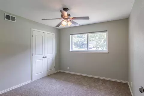 Bedroom - 1009 Irwin Dr, Hurst, TX 76053 photo 3 of 3