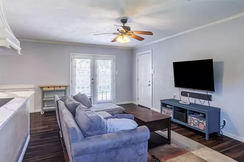 Living - 1009 Irwin Dr, Hurst, TX 76053 photo 4 of 4