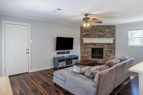 Living - 1009 Irwin Dr, Hurst, TX 76053 photo 2 of 4