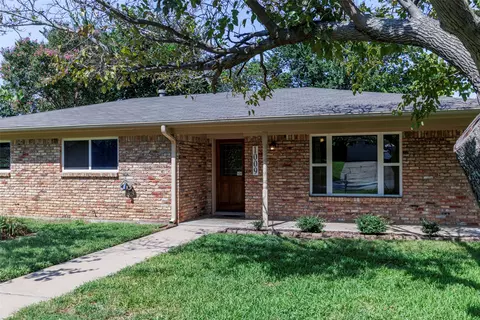 Exterior - 1009 Irwin Dr, Hurst, TX 76053 photo 3 of 7