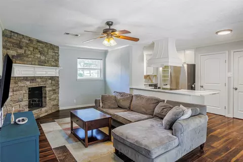 Living - 1009 Irwin Dr, Hurst, TX 76053 photo 1 of 4