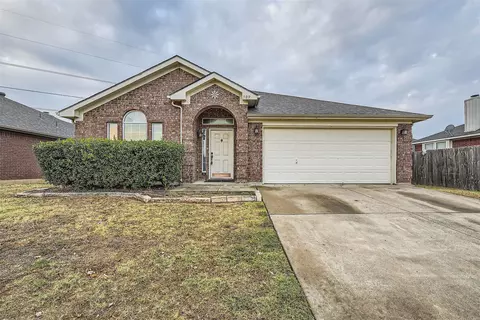 509 Bent Oak Dr, Fort Worth, TX 76131