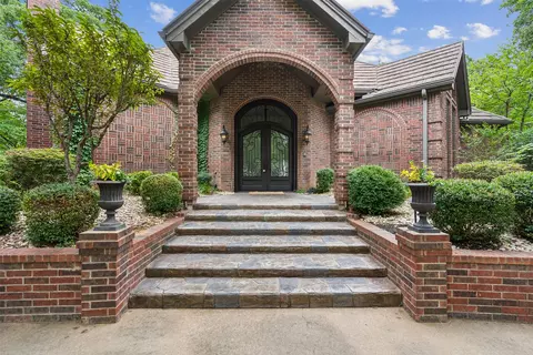 4801 Green Oaks Dr, Colleyville, TX 76034