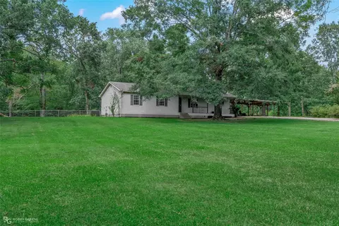 372 Douglas Dr, Stonewall, LA 71078