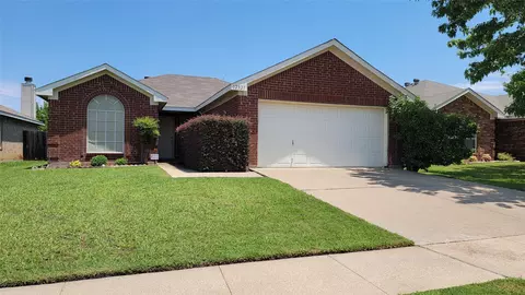 12321 Silver Mist Trl, Burleson, TX 76028