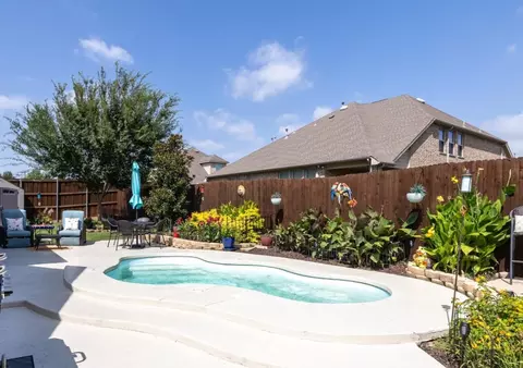 9902 Clubhouse Cir, Rowlett, TX 75089