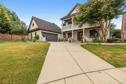 9001 Blanco Dr, Lantana, TX 76226