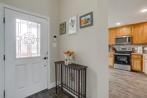 917 E 5th St, Springtown, TX 76082 photo 5