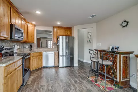 917 E 5th St, Springtown, TX 76082 photo 6