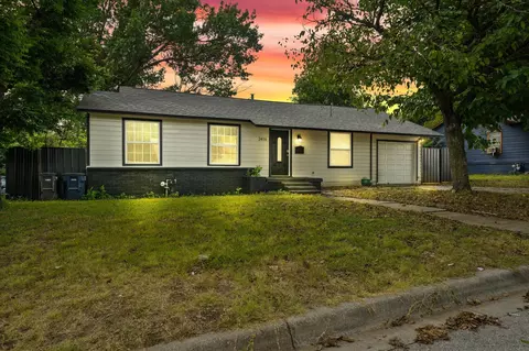 2416 Stephen Lee Dr, Fort Worth, TX 76119