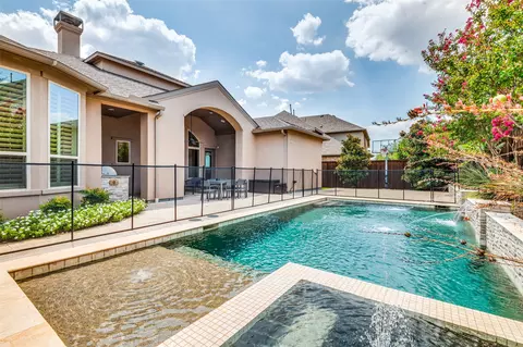 643 Fountainview Dr, Irving, TX 75039