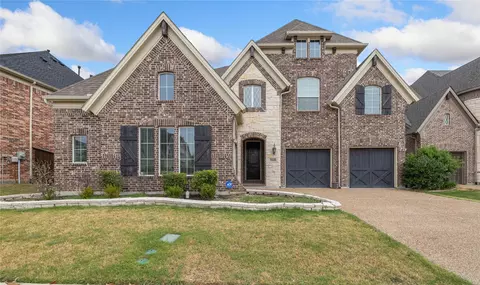 900 Marietta Ln, Aubrey, TX 76227