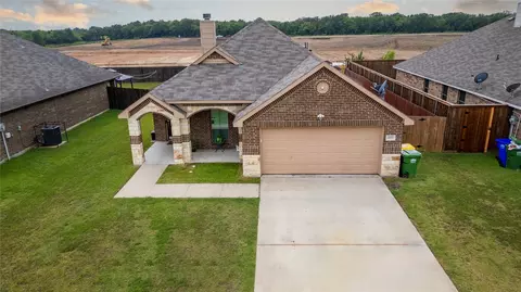 805 Allie Renea Ln, Seagoville, TX 75159